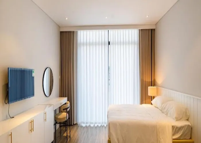 Villa 20 Ngủ Siêu Vip Trung Tâm Bãi Cháy *